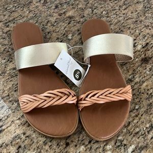 Universal Thread Brand New